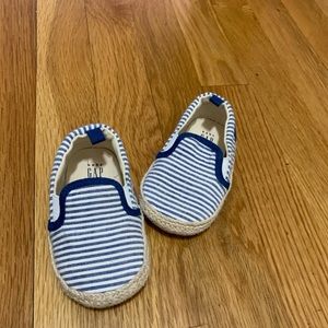 Gap baby shoes